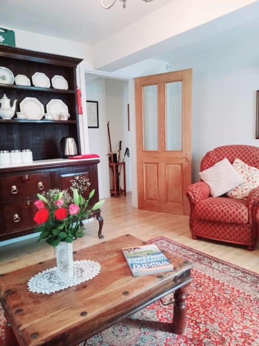 Charming, Wonderfully Cosy One Bedroom Apartment Giggleswick Exterior photo