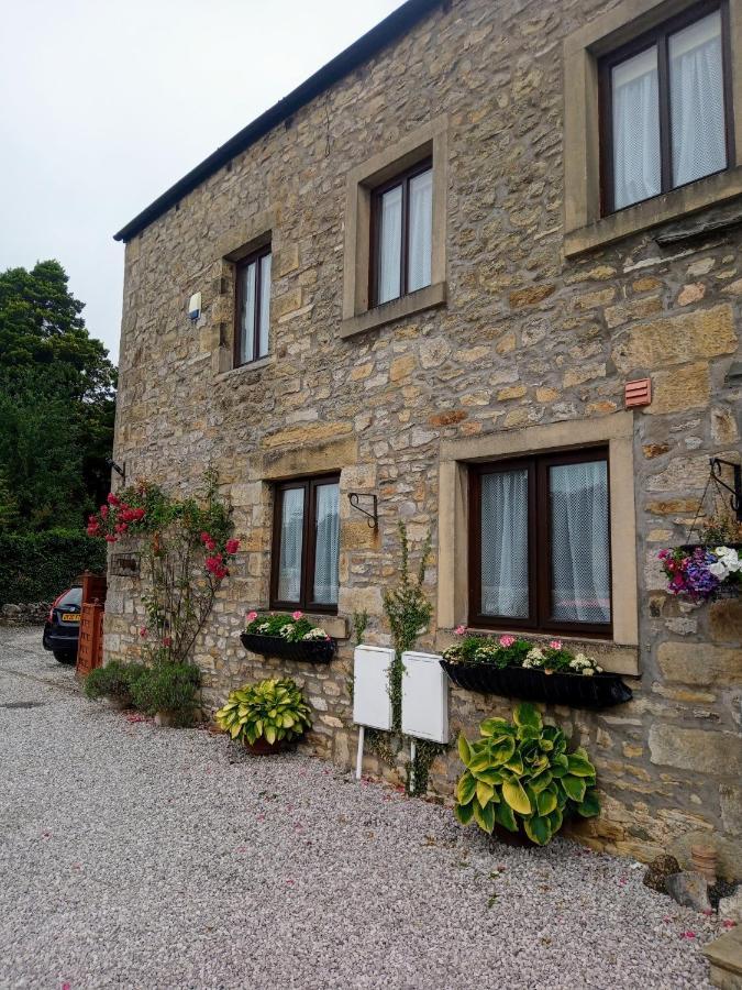 Charming, Wonderfully Cosy One Bedroom Apartment Giggleswick Exterior photo